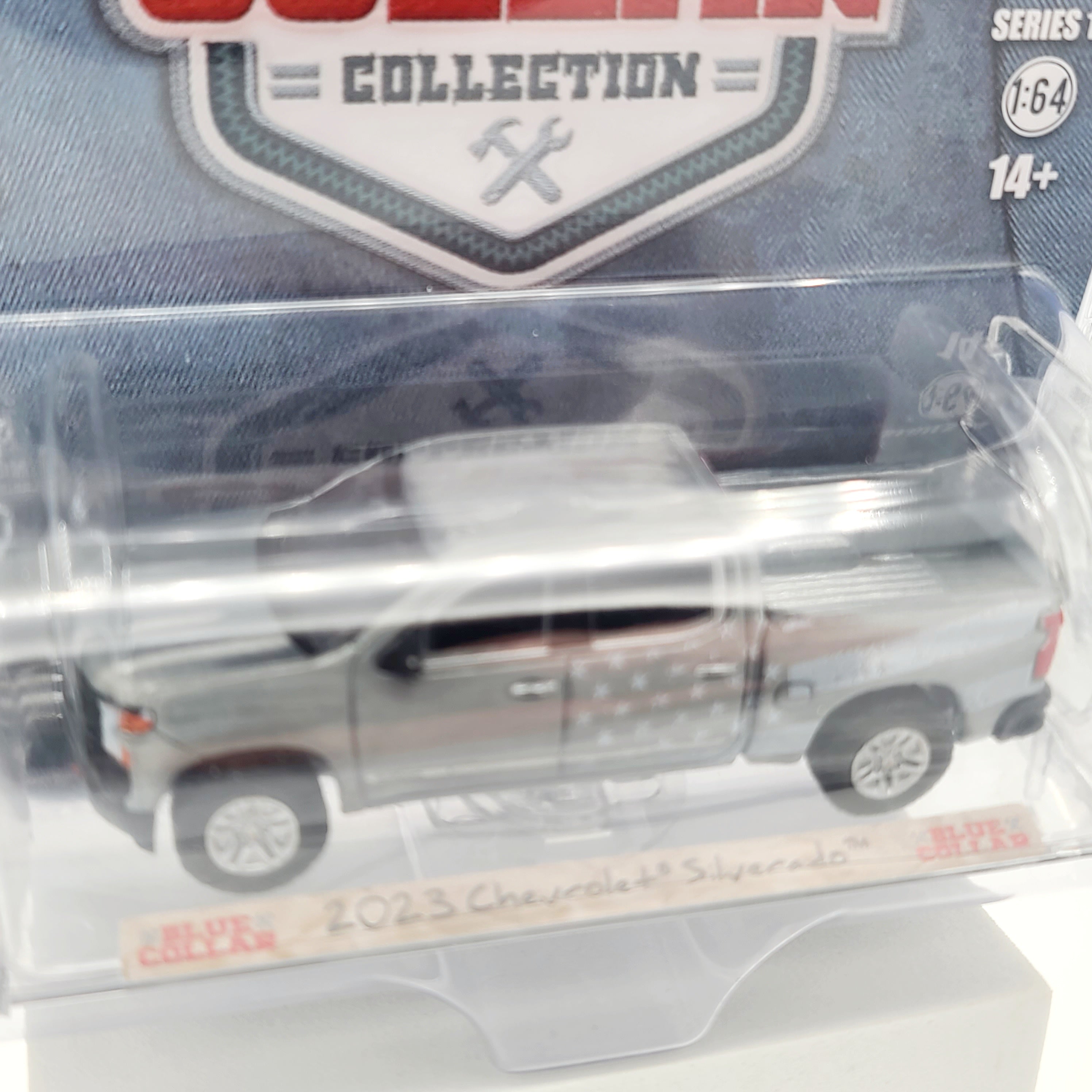 GreenLight - CHASE, RAW - '23 Chevrolet Silverado, Stars & Stripes - 1:64 (2025 Blue Collar Series 14)